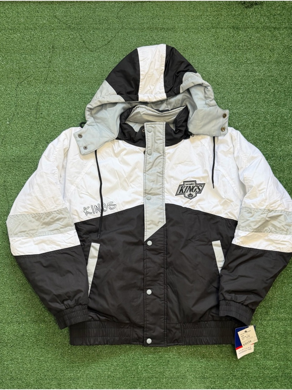 LOS ANGELES KINGS PRO PLAYER “SCRIPT“ SPELL OUT VTG STYLE 90’s JACKET LARGE